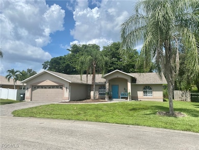 11640 Pine Hammock Cir, Fort Myers, FL 33919 - photo 3