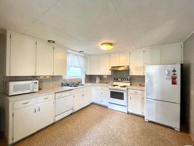 617 W Main Ave, Chewelah, WA 99109 - photo 2