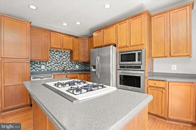 25846 Commons Square, Chantilly, VA 20152 - photo 7