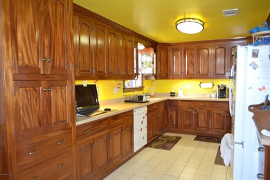 7112 Blache Ct, Jacksonville, FL 32210 - photo 2