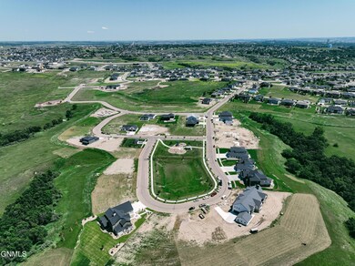 4125 Wrangler Ln, Bismarck, ND 58503 - photo 2