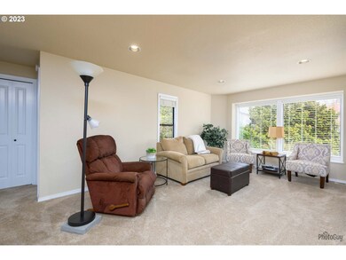 841 Fairway View Dr, Eugene, OR 97401 - photo 4