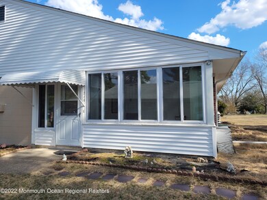 21 Crestwood Pkwy unit C, Whiting, NJ 08759 - photo 2