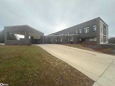 110 Rocksylvania Ave, Iowa Falls, IA 50126 - photo 3