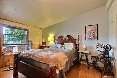 107 Erickson Ln SW, Orting, WA 98360 - photo 2