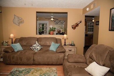 7808 Rochelle Rd, Louisville, KY 40228 - photo 4