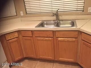 Savanna Kitchen 2