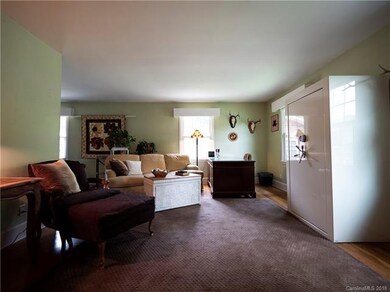 Large Living Room w/ Hardwood Floor