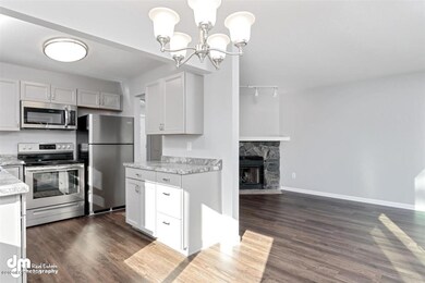 32-9151 Dining Area 20200917-DW-420