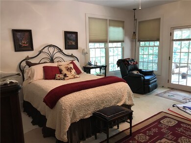 Master suite on main level ( private full bath)