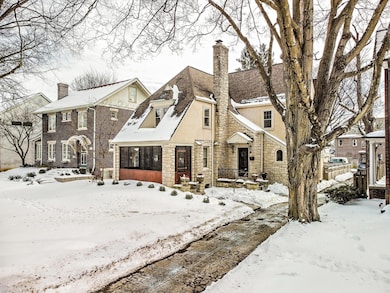 2557 E Broad St, Columbus, OH 43209 - photo 4