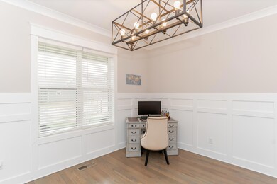 Dining/Office