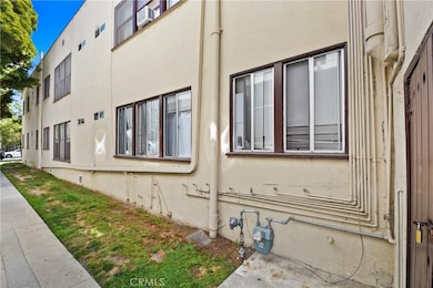 2175 Chestnut Ave, Long Beach, CA 90806 - photo 3