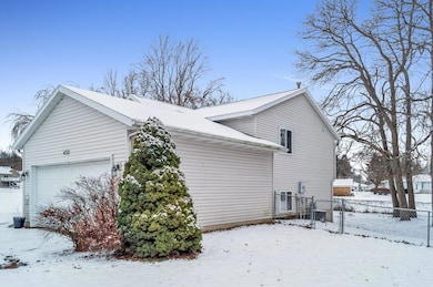 432 Peach Ct, Wayland, MI 49348 - photo 2