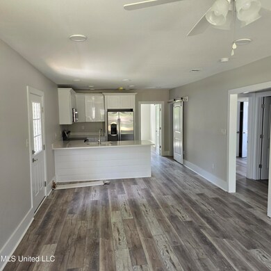 246 Bohn St, Biloxi, MS 39530 - photo 2