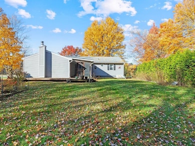 Big yard, screen porch, & deck