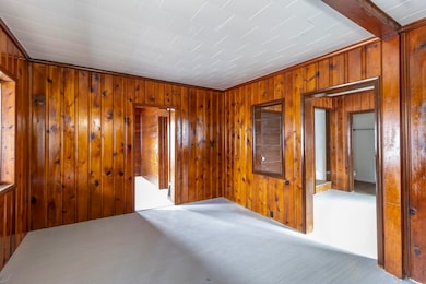 325 W Stearns St, Freeport, IL 61032 - photo 4