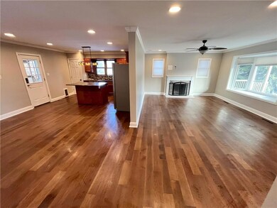 Kitchen/Living Rm