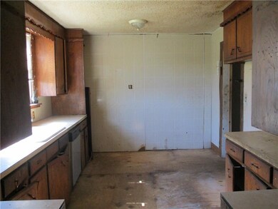 139 N Locust, Westville, OK 74965 - photo 5