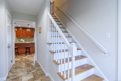 193 Putting Green Rd, Trumbull, CT 06611 - photo 4