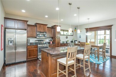 9625 Valley Pkwy, Johnston, IA 50131 - photo 7