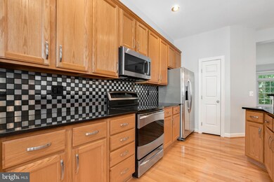 12420 Cedar Lakes Dr, Fairfax, VA 22033 - photo 5