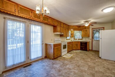 5006 Robinson Dr, Columbia, TN 38401 - photo 3