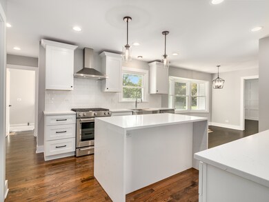 1269 Whitingham Cir, Naperville, IL 60540 - photo 6