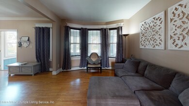 Livingoom2