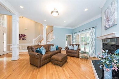 Spacious living room / family room with see throug