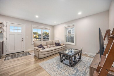 212 Saunders Ct NE, Grand Rapids, MI 49505 - photo 5