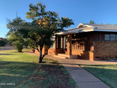 123 E Mahoney St, Winslow, AZ 86047 - photo 3