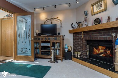 3101 W 35th Ave C Anchorage AK-large-020
