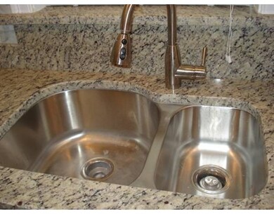 17 Faxon St unit 17, Newton, MA 02458 - photo 7