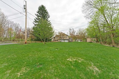 24 Pickering Ln, Troy, NY 12180 - photo 4
