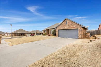 7042 N Cherokee Crossing W, Warr Acres, OK 73132 - photo 4