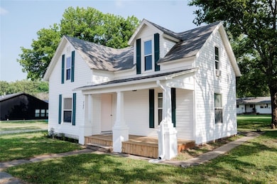 707 E 5th St, Altamont, KS 67330 - photo 2