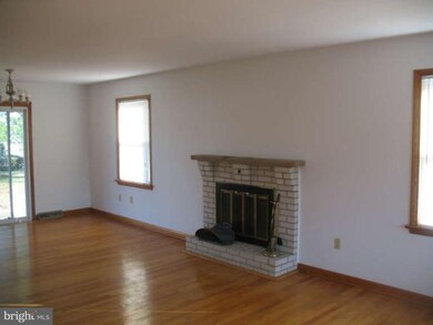 13839 Northcrest Rd, Hagerstown, MD 21742 - photo 2