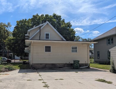 411 Argyle St, Waterloo, IA 50703 - photo 4