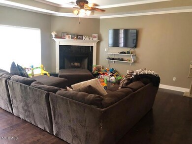 Family room 1