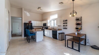 Oversize Kitchen