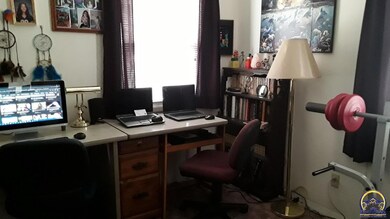 2401 SW 22nd Park, Topeka, KS 66611 - photo 5