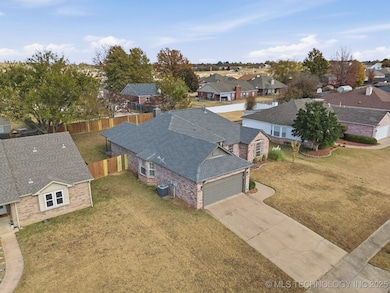 8208 E Madison St, Broken Arrow, OK 74014 - photo 3
