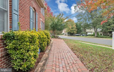 8302 Elm Grove Ct, Vienna, VA 22182 - photo 2