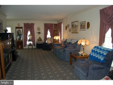 612 Walnut St, Lansdale, PA 19446 - photo 3