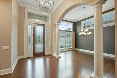 Entry / dining