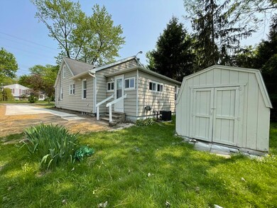 5138 Hughes Rd, Lansing, MI 48911 - photo 2