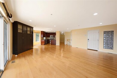 43 Legend Hills Dr, Edgewater, NJ 07020 - photo 3
