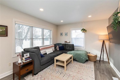 5913 Clark St, Des Moines, IA 50311 - photo 5