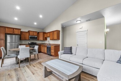 1090 N Shepard Creek Pkwy unit 6, Farmington, UT 84025 - photo 7